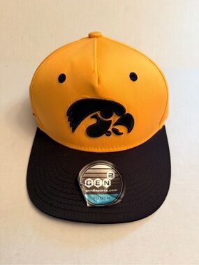 NWT Gen 2 Sports Iowa Hawkeyes Prosport Precurved Snapback Cap Hat Youth OSFM